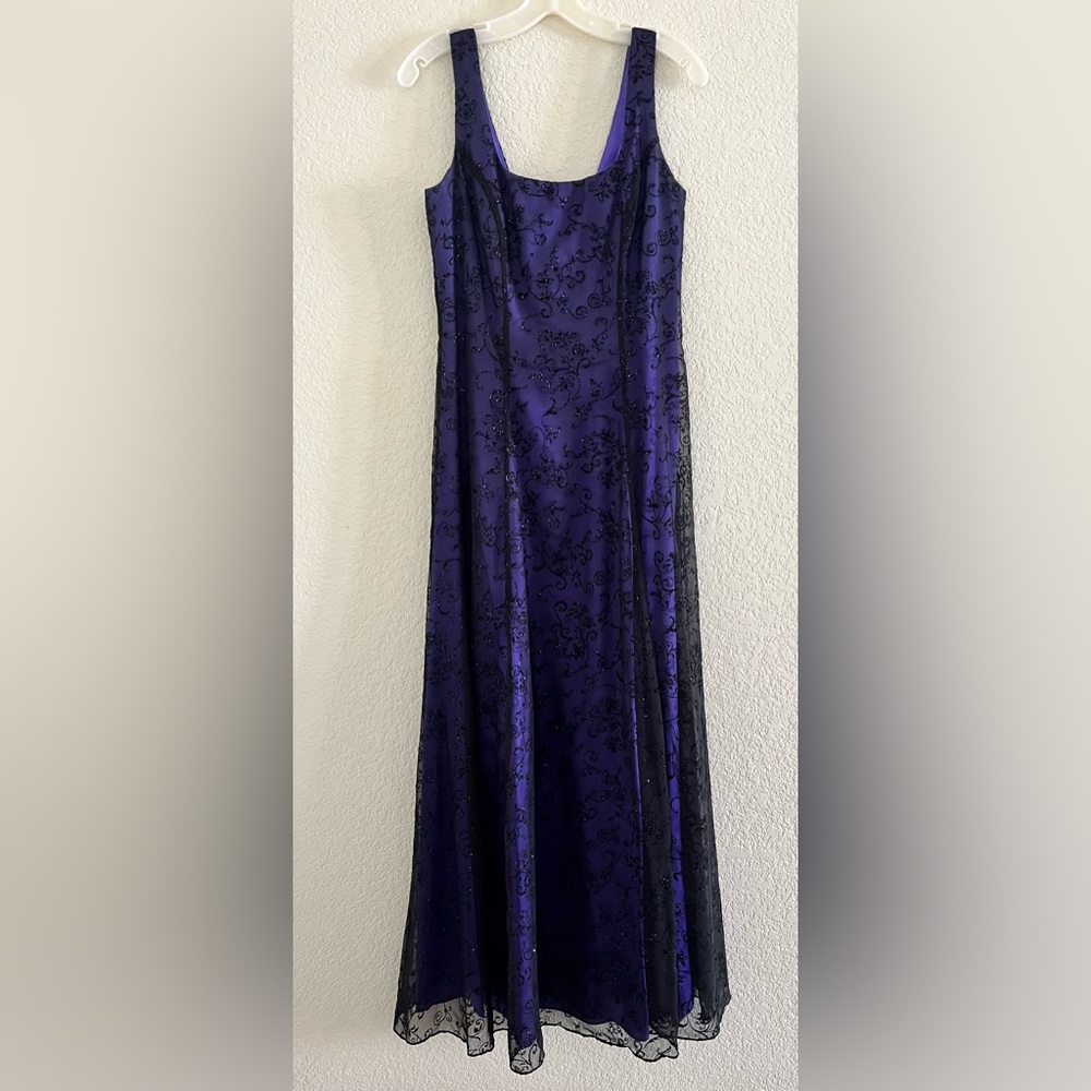 Dave and Johnny formal wear dress.
